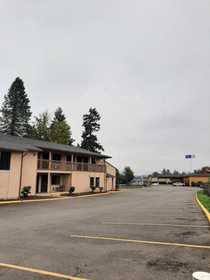 Centralia Inn エクステリア 写真